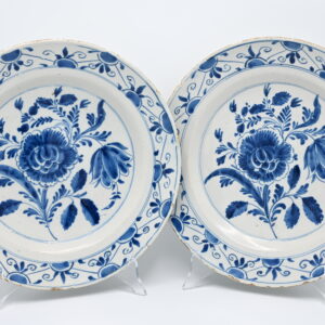 Pair of 18th century Delft blue and white decorative plates