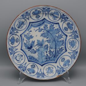 Delft "De Witte Starre" - 18th century Dragonfly Charger