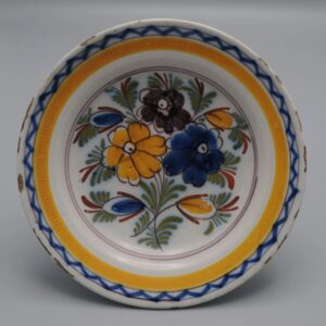 Delft polychrome 'Boerendelft' small plate - early 19th century