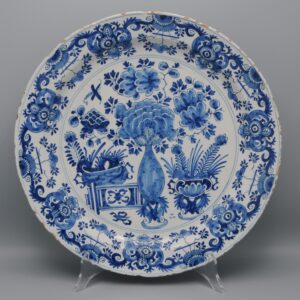 Delft - Charger with chinoiserie decor, 18th century
