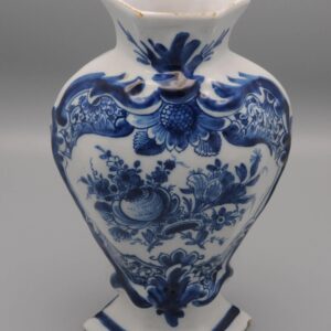Delftware Vase - "De Klaauw", Delft 18th century