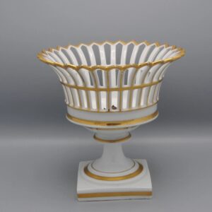 Porcelaine de Paris - Empire gilt reticulated basket, Early 19th century