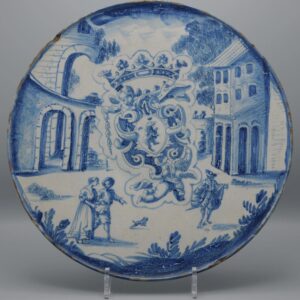 Savona - Armorial Alzatina dish on stand, 18th century, Savona Crest Mark