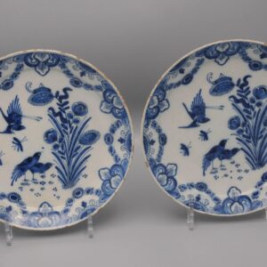 Excellent pair of 18th century Delft plates - Van Lockhorst