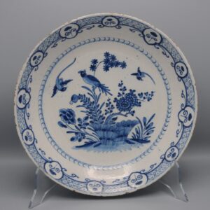 The Greek A, Jacob van der Kool - Delftware Platter with chinoiserie birds and flower decoration