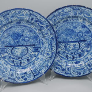 Pair of Delft blue 'Chinoiserie' chargers - 18th century
