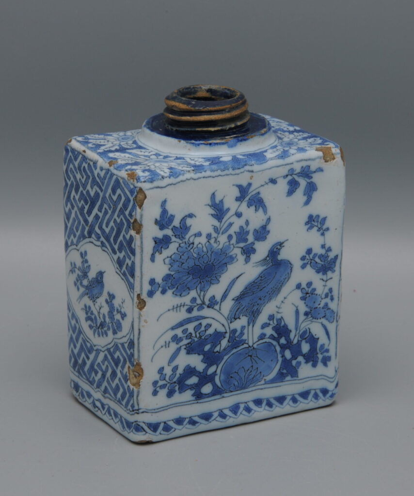 Adrianus Kocx, De Grieksche A - Delft Tea canister, late 17th century