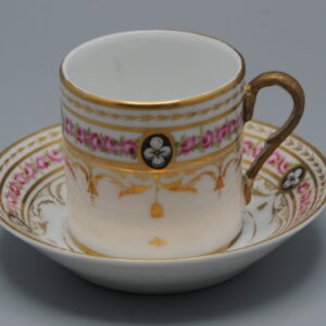 Porcelaine de Paris - Cup and saucer ‘Litron’, late 18th century