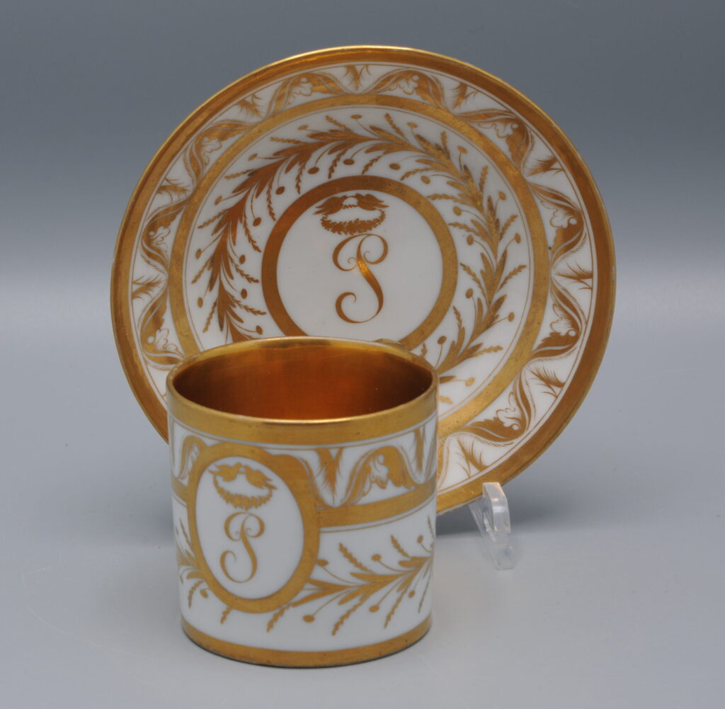 Porcelaine de Paris - Cup and saucer ‘Litron’, 19th century
