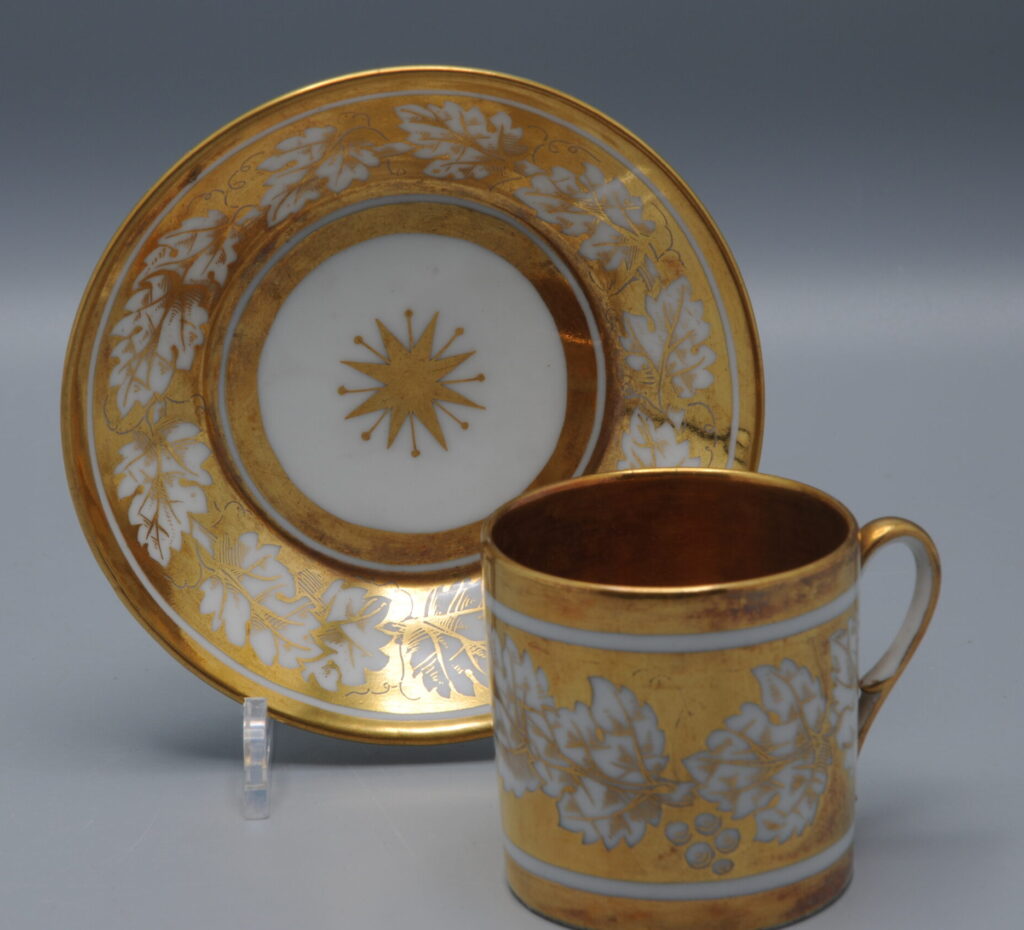 Porcelaine de Paris – Cup and saucer ‘Litron’, late 18th century