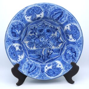 Delft - large Wanli style dish, late 17th century